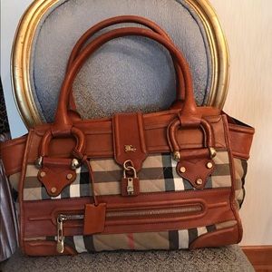 Burberry manor bag